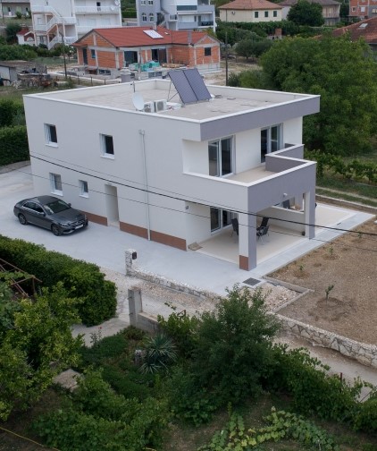 Apartments Navi from the outside with surroundings