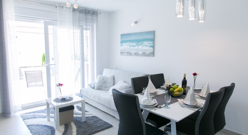 Apartments Navi - Apartment 2 (4+2) Living room and door to balcony