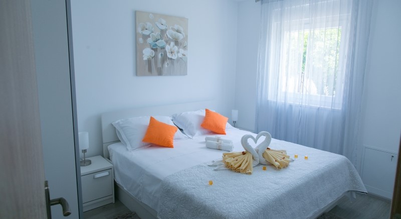 Apartments Navi - Apartment 2 (4+2) First bedroom