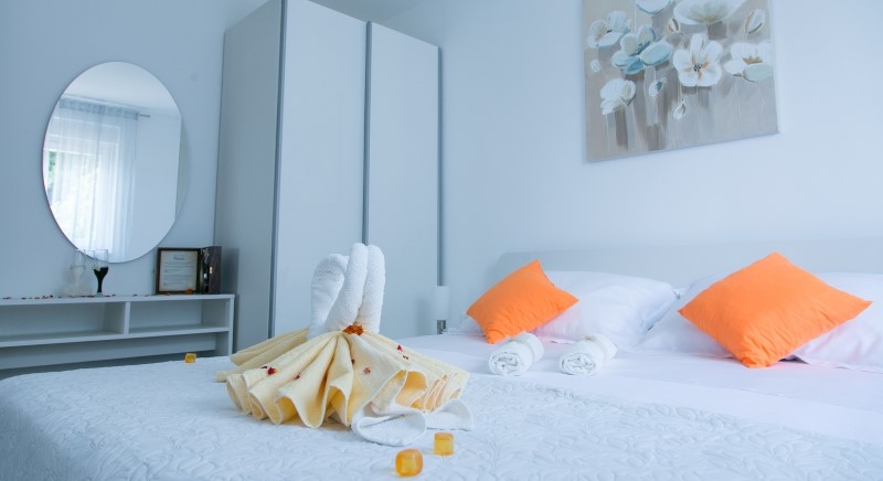 Apartments Navi - Apartment 2 (4+2) First bedroom, second image