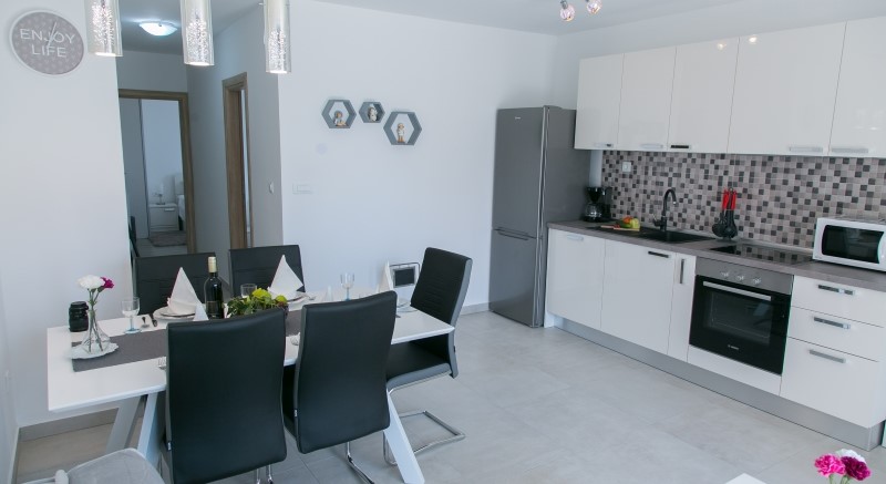 Apartments Navi - Apartment 2 (4+2) Kitchen and living room